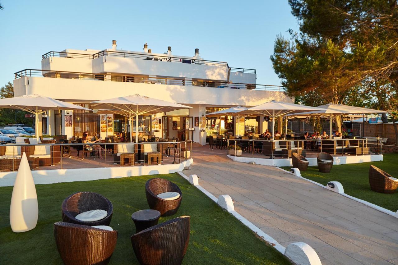 Apartamentos Ses Savines Sant Antoni de Portmany Dış mekan fotoğraf