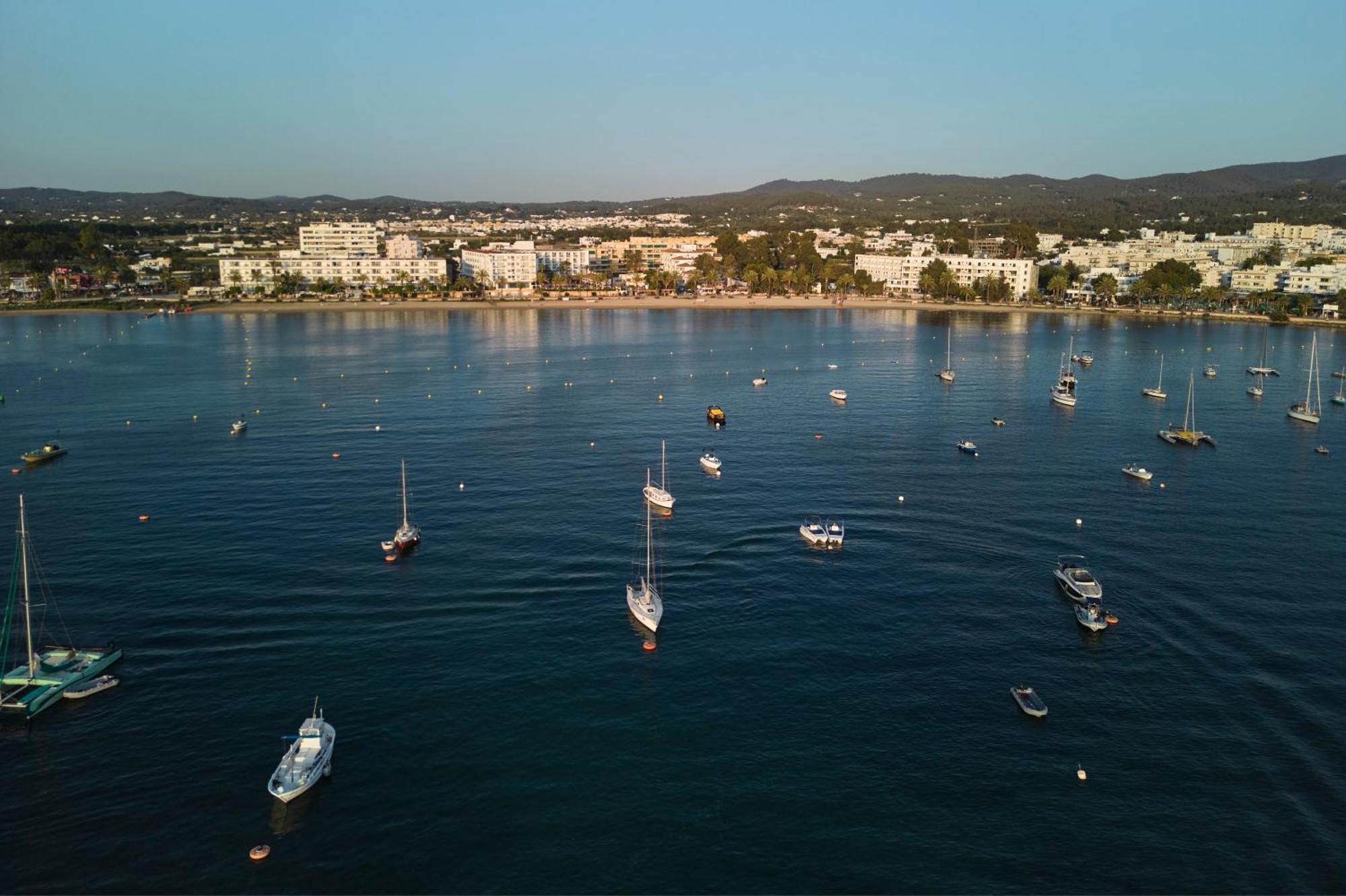 Apartamentos Ses Savines Sant Antoni de Portmany Dış mekan fotoğraf